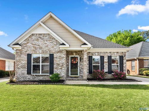 992 Tracey Ln, Decatur, AL, 35601-7700 | Card Image