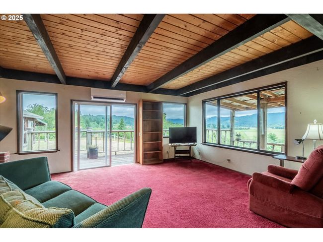 Living Room | Image 9