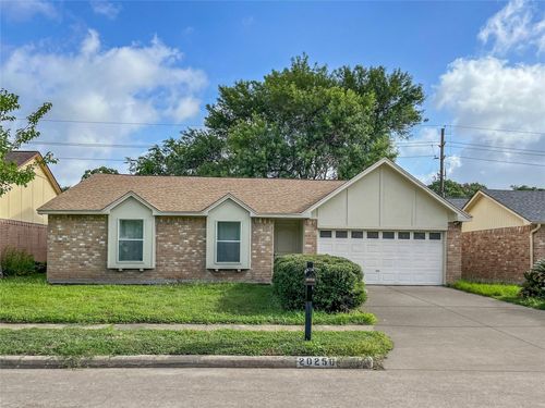 20250 Smithfield Crossing Ln, Katy, TX, 77449-3206 | Card Image