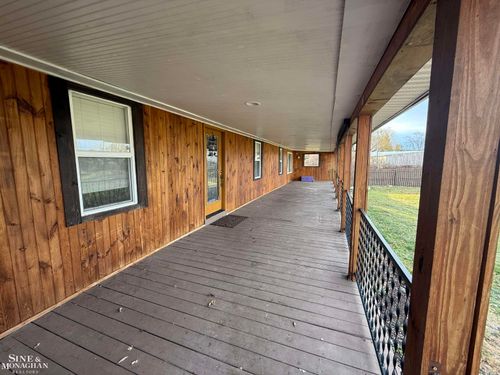 6515 Lakeshore Rd, Lexington, MI, 48450-9761 | Card Image