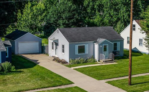 512 Pine St, Farmington, MN, 55024-1140 | Card Image