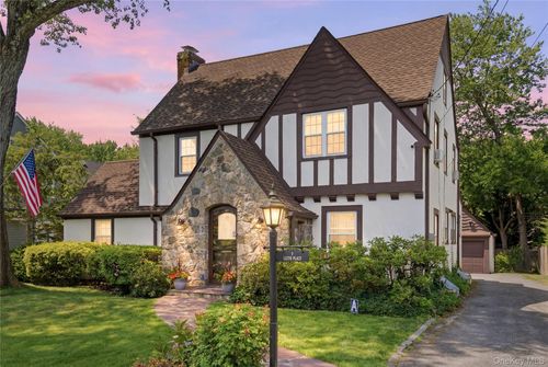 9 Leith Pl, White Plains, NY, 10605-3315 | Card Image