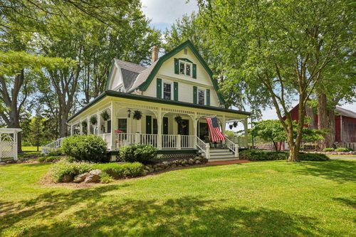1575 Covered Bridge Rd, Cedarburg, WI, 53012-9708 | Card Image