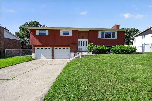 811 Victoria Dr, Franklin, OH, 45005-1551 | Card Image