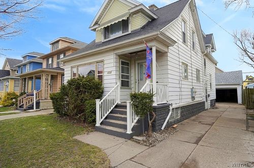 138 E Hazeltine Ave, Buffalo, NY, 14217-2802 | Card Image