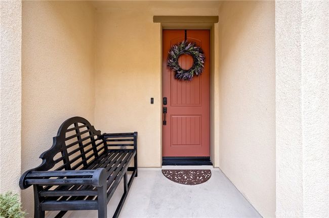 407 Coyote Pass, Condo with 3 bedrooms, 4 bathrooms and 2 parking in Lake Forest CA | Image 5