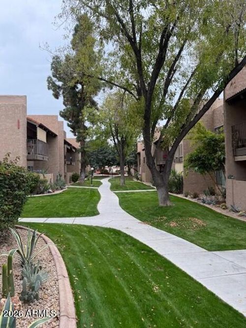 h2-5525 E Thomas Rd, Phoenix, AZ, 85018-8126 | Card Image