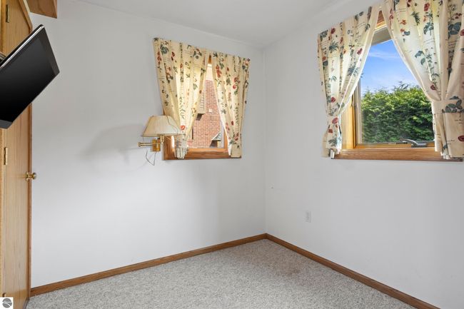 12305 3 Rd St, House other with 5 bedrooms, 4 bathrooms and null parking in Kewadin MI | Image 54