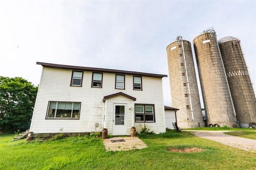 E5549 Hoff Rd, La Valle, WI, 53941-9237 | Card Image
