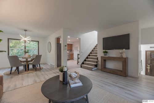 2011 N 100th St, Omaha, NE, 68134-5507 | Card Image