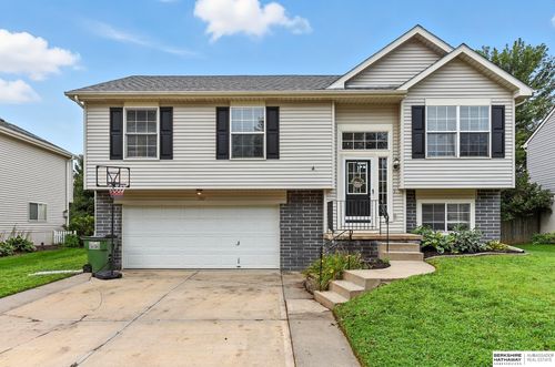 7112 S 176th Ave, Omaha, NE, 68136-1549 | Card Image
