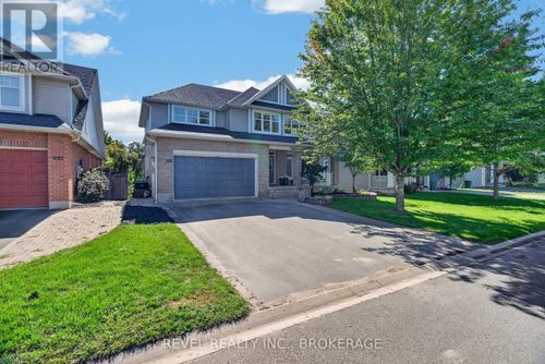 695 Fieldstone Dr, Kingston, ON, K7K0E1 | Card Image