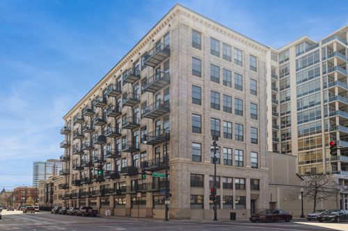 unit-305-1801 S Michigan Ave, Chicago, IL, 60616-1641 | Card Image