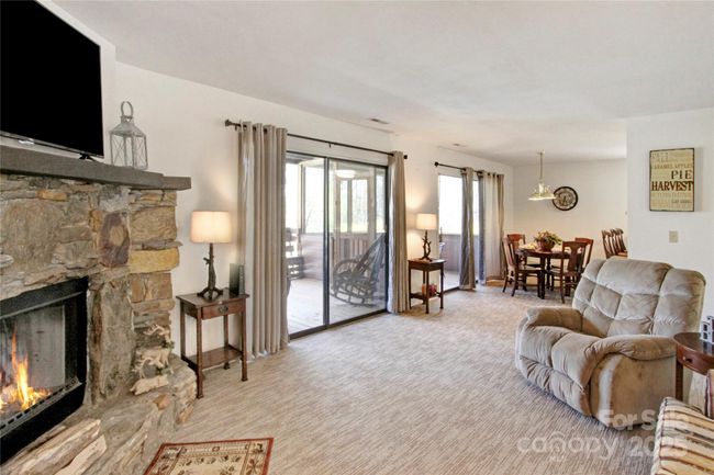UNIT-802 - 157 Toxaway Views Dr, Condo with 2 bedrooms, 2 bathrooms and null parking in Lake Toxaway NC | Image 4
