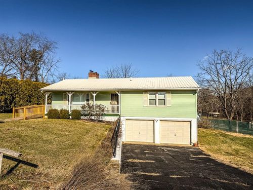 130 Lansworth Dr, Austinville, VA, 24312-3121 | Card Image