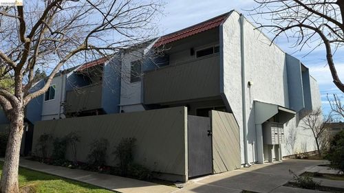apt-5-1800 Laguna St, Concord, CA, 94520-2841 | Card Image