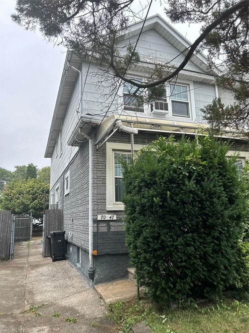7047 Nansen St, Forest Hills, NY, 11375-5855 | Card Image