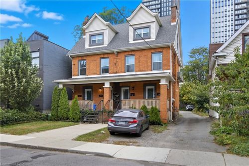 {{alt}} | Card Image