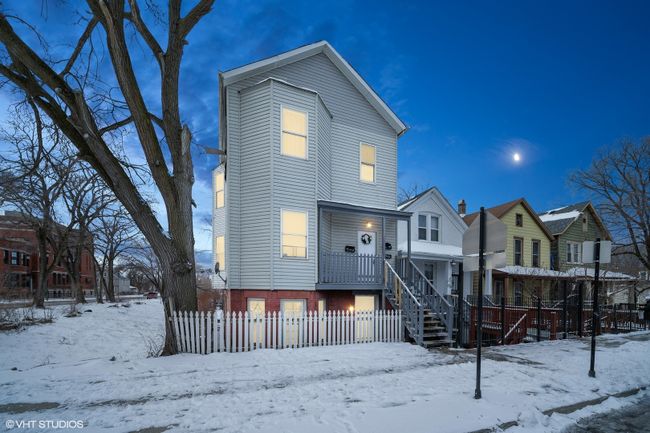 8854 S Buffalo Avenue, Home with 9 bedrooms, 3 bathrooms and 2 parking in Chicago IL | Image 15