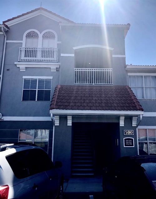 525-18001 Richmond Place Drive, TAMPA, FL, 33647 | Card Image