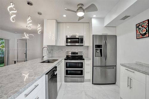 4-9850 Nw 3rd St, Plantation, FL, 33324-7081 | Card Image