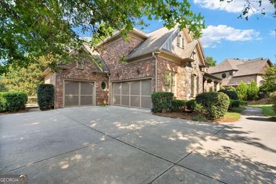 990 Chivencester Court, House other with 6 bedrooms, 5 bathrooms and 3 parking in Suwanee GA | Image 2