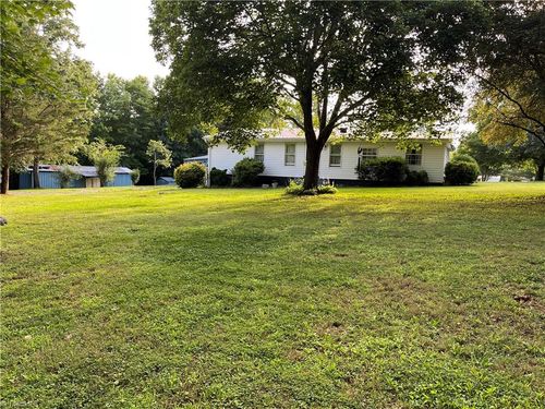 574 Pell Ln, Claudville, VA, 24076-3400 | Card Image