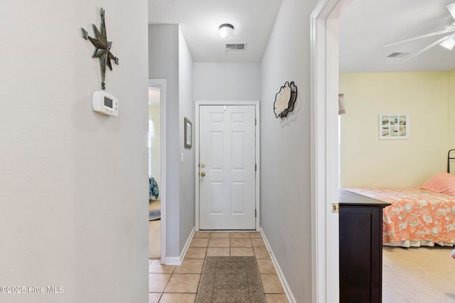 Front entry way | Image 7