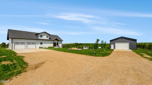 5103 13q St Nw, Garrison, ND, 58540 | Card Image