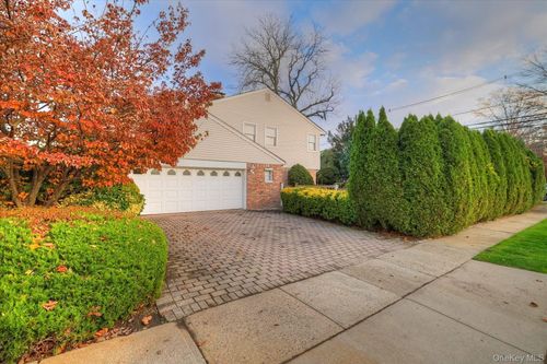 58 Allen Rd, Rockville Centre, NY, 11570-1213 | Card Image