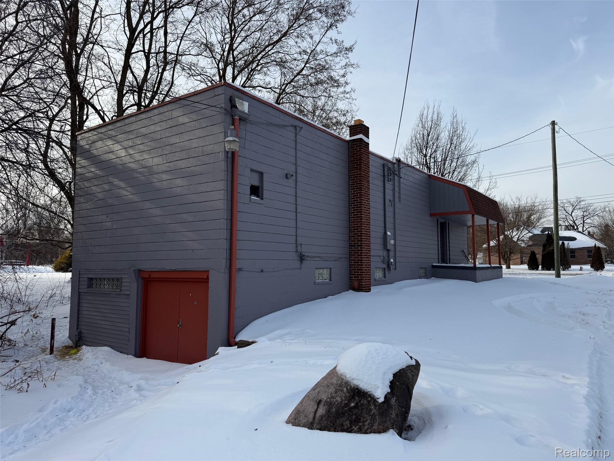 Commercial Sale in Pontiac 3