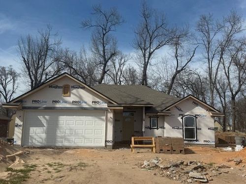 605 Oak Tree, Perkins, OK, 74059-3389 | Card Image