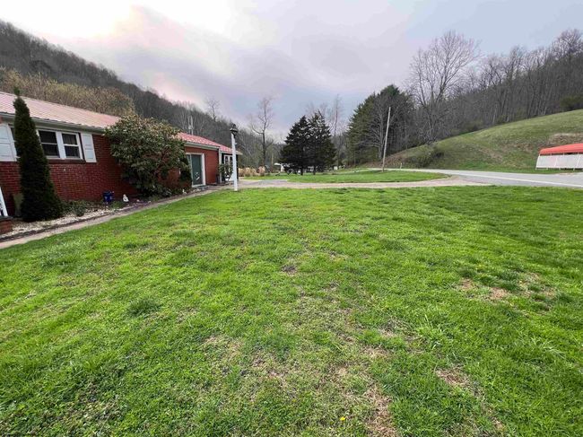3730 Greenbrier Rd, Home with 3 bedrooms, 1 bathrooms and 3 parking in Salem WV | Image 7