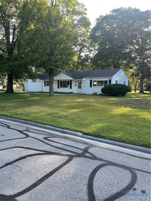 322 N Fulton St, Swanton, OH, 43558-1030 | Card Image