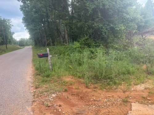 200 Bruton Branch Rd, Savannah, TN, 38372-5213 | Card Image