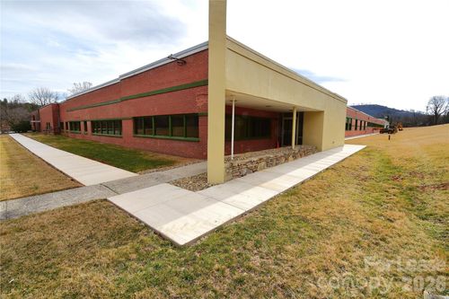 1 Balcrank Way, Weaverville, NC, 28787-9244 | Card Image