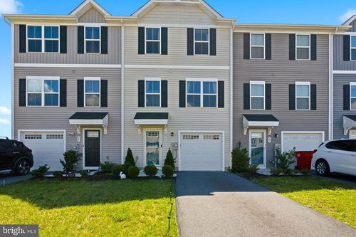 39 Ogunquit Dr, MARTINSBURG, WV, 25403-1825 | Card Image