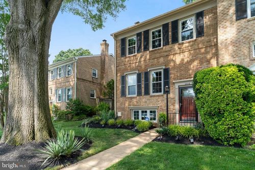 2416 Falls Place Ct, Falls Church, VA, 22043-3009 | Card Image