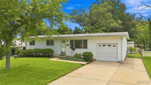 1560 Starling Drive, Florissant, MO, 63031 | Card Image