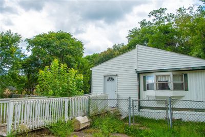 735 E 1st Ave, House other with 2 bedrooms, 1 bathrooms and null parking in Derry Twp PA | Image 2