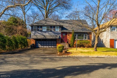 32 Lancaster Rd, Union, NJ, 07083-9111 | Card Image