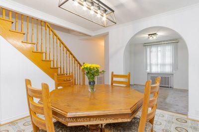 411 Bartlett Ave N, House other with 4 bedrooms, 2 bathrooms and 2 parking in Toronto ON | Image 2