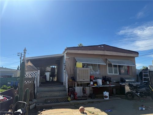 548 Bond Dr, Perris, CA, 92570-1780 | Card Image