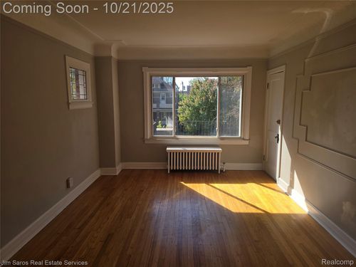 1096 Beaconsfield 2s, Grosse Pointe Park, MI, 48230 | Card Image