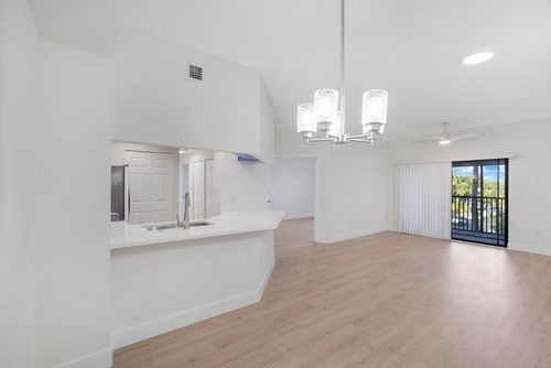 305-2724 Anzio Court, Palm Beach Gardens, FL, 33410 | Card Image