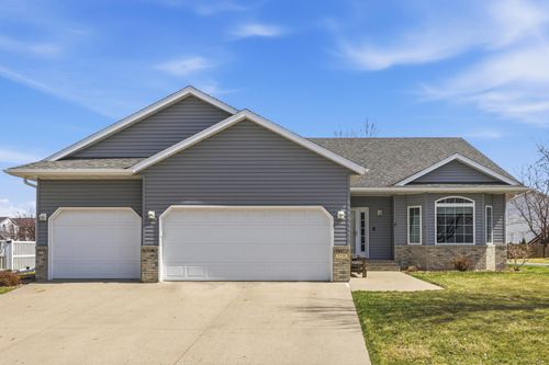 3336 Monroe St S, Fargo, ND, 58104-6985 | Card Image