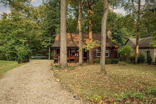 410 Apple Hill Dr N, Howard, OH, 43028-9439 | Card Image