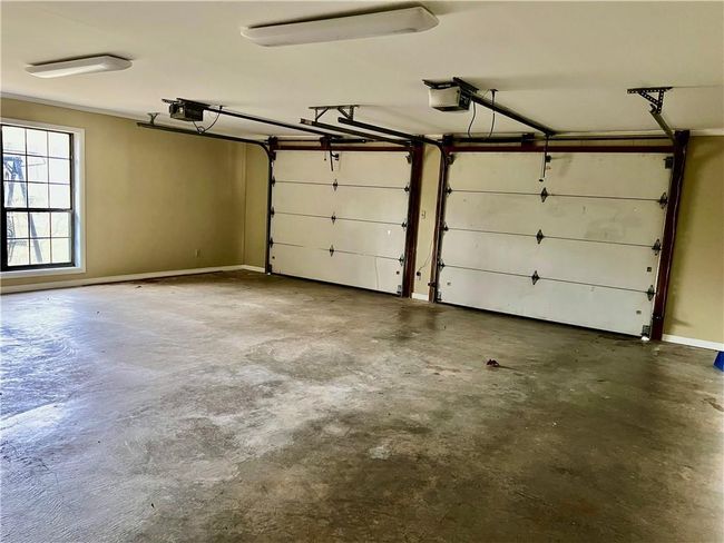 Garage from interior | Image 43