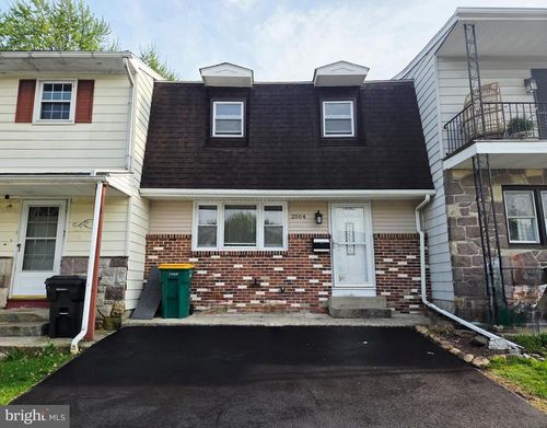 2504 Girard Ave, West Lawn, PA, 19609-1812 | Card Image