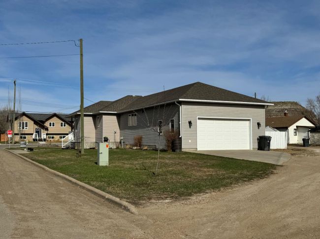 614 1 Street Sw, Home with 5 bedrooms, 3 bathrooms and 2 parking in Drumheller AB | Image 32